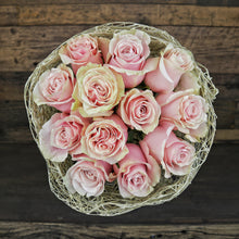 Load image into Gallery viewer, Pink Mondial Roses
